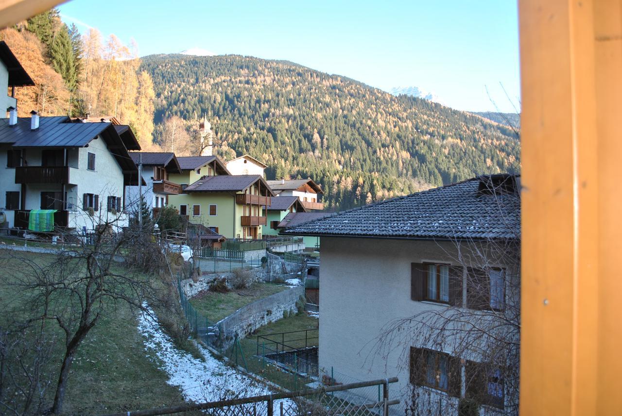 Villetta Con Giardino E Panorama Lejlighed Carisolo Eksteriør billede